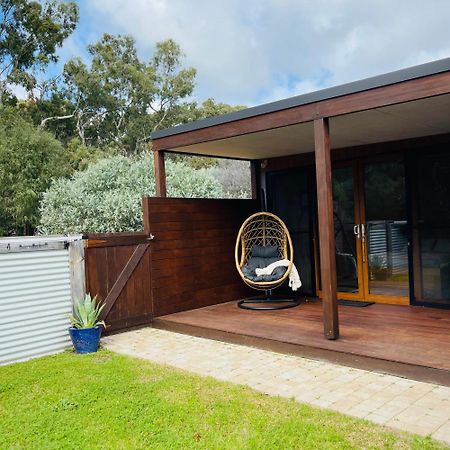 Grape Juice Retreat Rustic Romantic Gateway 5Mins To Beaches & Town Margaret River Bagian luar foto