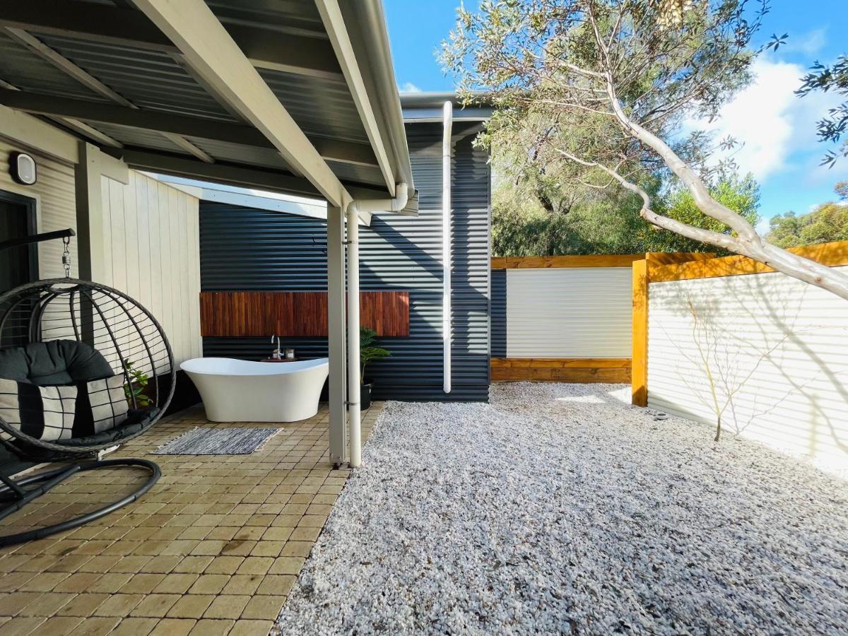 Grape Juice Retreat Rustic Romantic Gateway 5Mins To Beaches & Town Margaret River Bagian luar foto