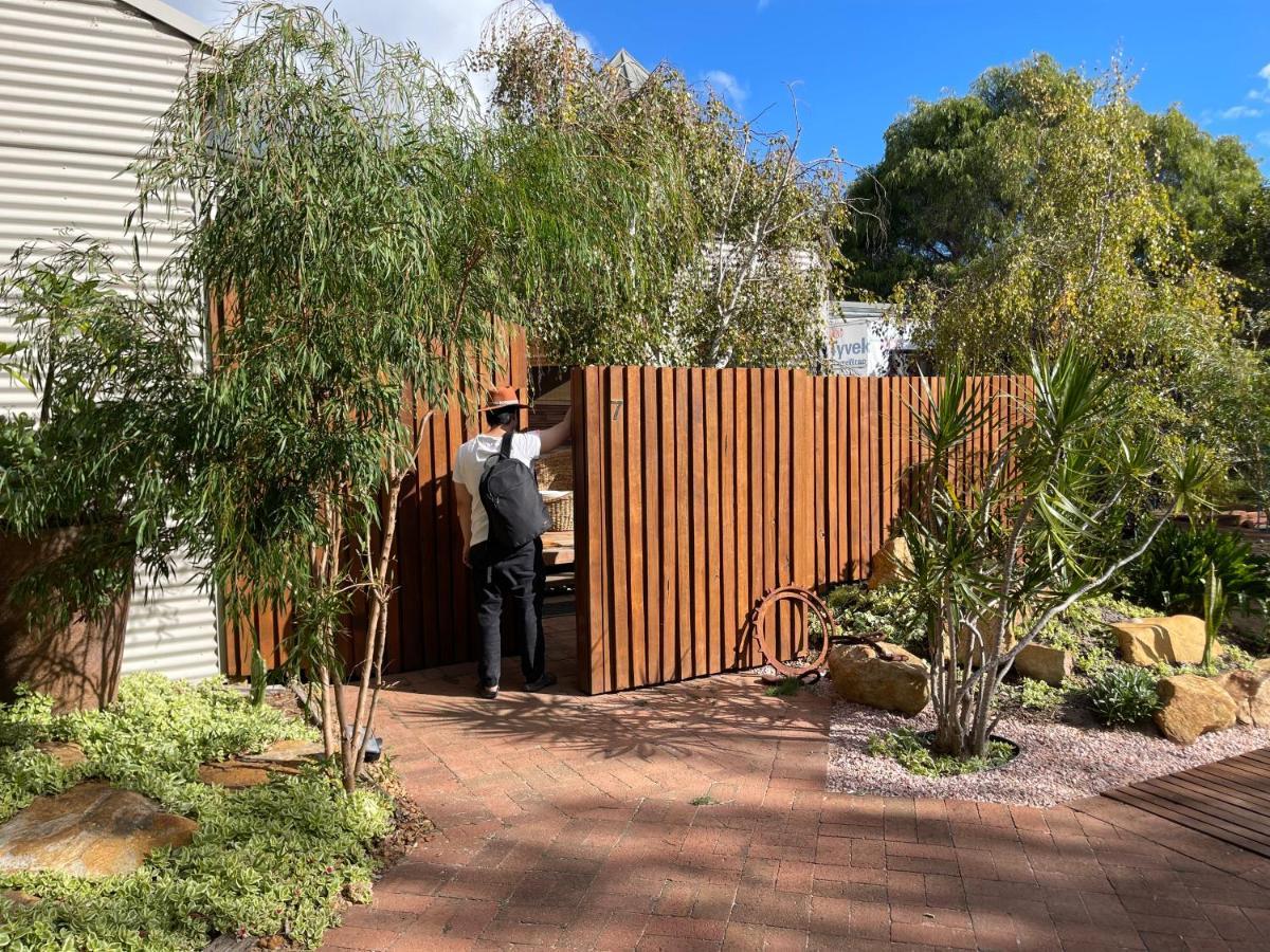 Grape Juice Retreat Rustic Romantic Gateway 5Mins To Beaches & Town Margaret River Bagian luar foto