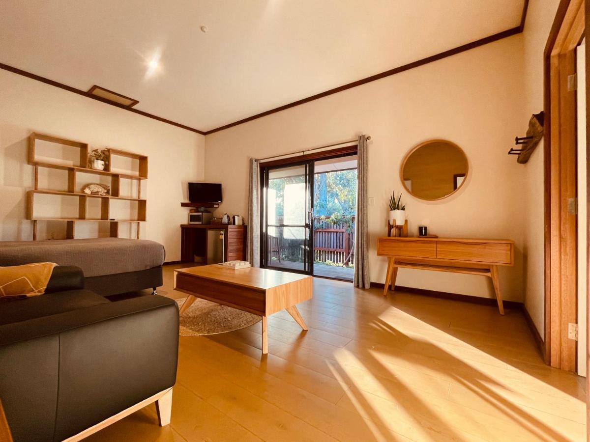 Grape Juice Retreat Rustic Romantic Gateway 5Mins To Beaches & Town Margaret River Bagian luar foto